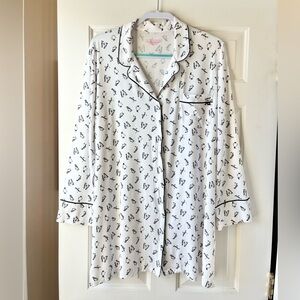 Victoria’s Secret Nightshirt Long Sleeve V-neck Penguin Pattern Size XL